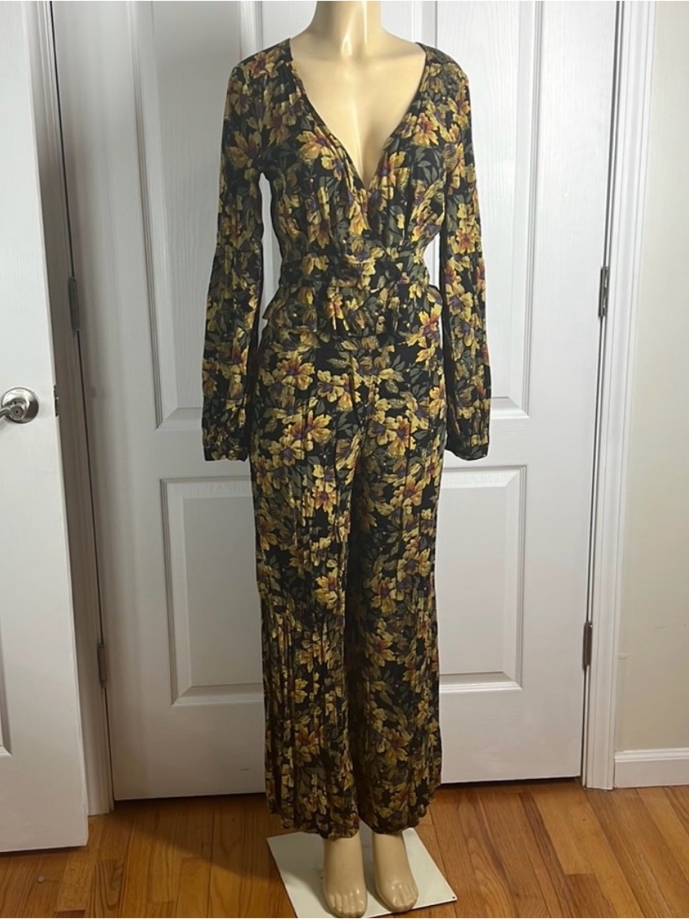 Free people 2 pc floral set - Picture 3 of 16